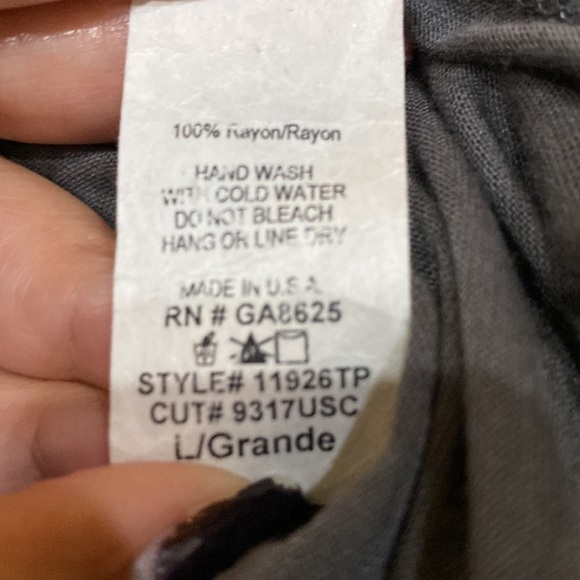 Love Culture Shirt Sleeveless shirt 100% Rayon size Large Gray with Decorations - Picture 6 of 6